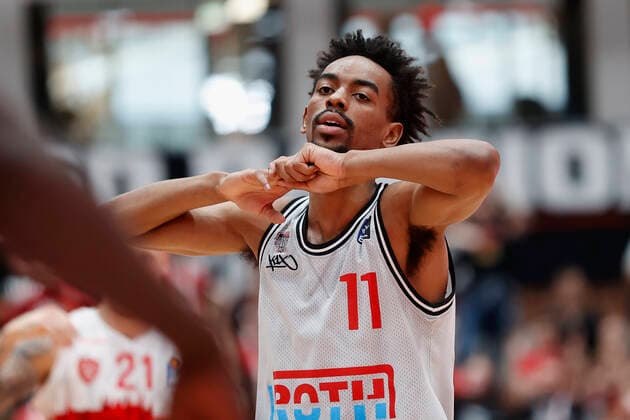 31.10.2021, Basketball, BBL, Hauptrunde 2021 - 2022, s.Oliver Wuerzburg - Jobstairs Giessen 46ers, GER, Wuerzburg, s.Oliver Arena Bild: v. li. Jalen Tate (JobStairs GIESSEN 46ers) Copyright: HMBxMedia xHeikoxBecker