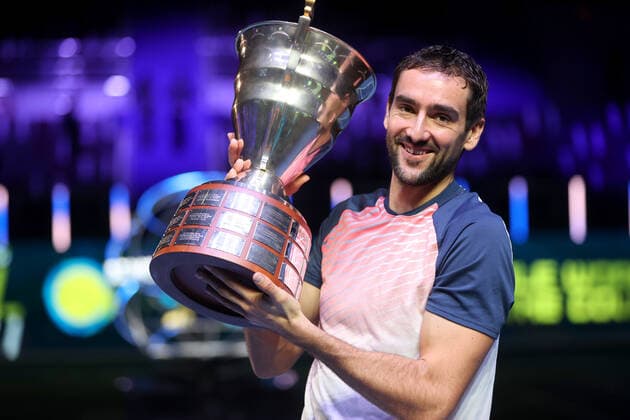 ST PETERSBURG, RUSSIA - OCTOBER 31, 2021: 1st placed Croatia s Marin Cilic holds a trophy during an award ceremony for the men s singles event at the St Petersburg Open 2021 international tennis tournament at Sibur Arena. Peter Kovalev TASS  TS1166DA