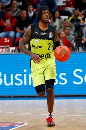 6. Spieltag der easyCredit BBL Basketball Bundesliga in der Oberfrankenhalle in Bayreuth Saison 2021-2022 Medi Bayreuth gegen FC Bayern München Sacar Anim ( Medi Bayreuth 2)