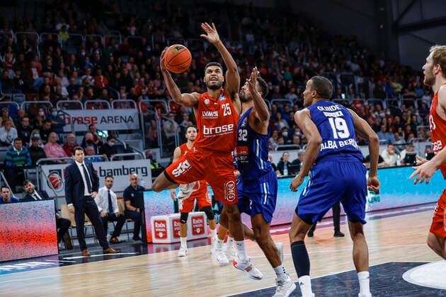 Brose Bamberg - Alba Berlin - easyCredit-BBL - Basketball Bundesliga Saison 2021 22 Spieltag 6, 31.10.2021 Bamberg, Brose Arena Copyright: DanielxLöb