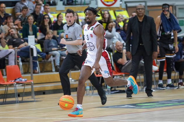 Quentin Goodin (Giants TSV Bayer 04 Leverkusen, 03) Giants TSV Bayer 04 Leverkusen vs.Itzehoe Eagles, Basketball,2. Liga,7.Spieltag, Spielzeit 2021 2022, 31.10.2021, Giants TSV Bayer 04 Leverkusen vs.Itzehoe Eagles, Basketball,2. Liga, 7.Spieltag, Spielzeit 2021 2022, 31.10.2021 Leverkusen Copyright: xEibner-Pressefoto SaraxRoustax EP_SRA