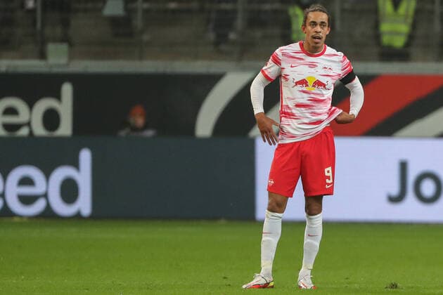 Fußball 1. Bundesliga 10. Spieltag Eintracht Frankfurt - RB Leipzig am 30.10.2021 im Deutsche Bank Park in Frankfurt Yussuf Poulsen (Leipzig) unzufrieden, enttäuscht, enttaeuscht, niedergeschlagen.