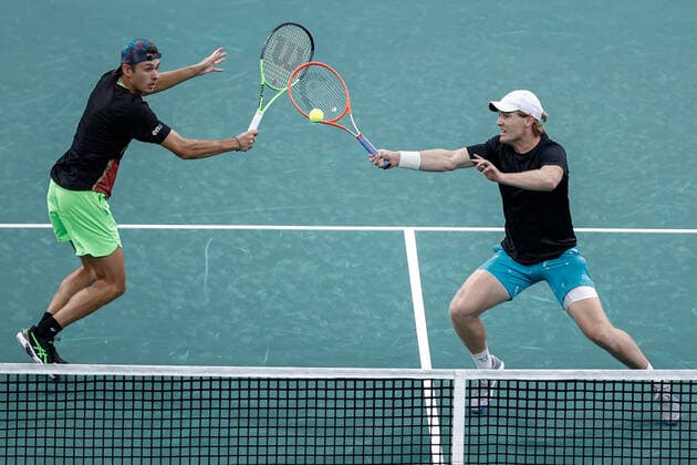 Alex DE MINAUR (AUS) Luke SAVILLE (AUS) TENNIS : Rolex Paris Masters - Jour 1 - 01 11 2021 AurelienMorissard Panoramic 