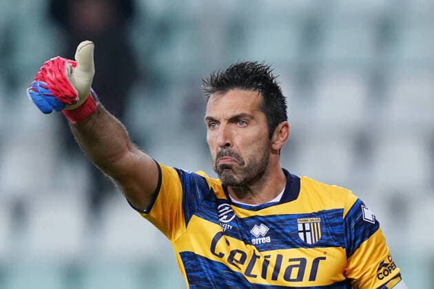 Sport Themen der Woche KW44 Sport Bilder des Tages Photo Spada LaPresse November 1th , 2021 - Parma ,Italy Soccer Parma vs Vicenza - Italian Serie B Football Championship 2021 2022 -Tardini Stadium In the photo : Buffon  Copyright: xSpada LaPressex