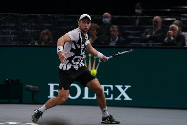 November 1, 2021, Paris, France: German player DOMINIK KEOPFER returns the ball to British player ANDY MURRAY during the Rolex Paris Masters 1000 tournament at Paris Accor Arena Stadium - Paris France..DOMINIK KEOPFER won 6:4 5:7 6:7 Paris France - ZUMAp119 20211101_zaf_p119_113 Copyright: xPierrexSteveninx