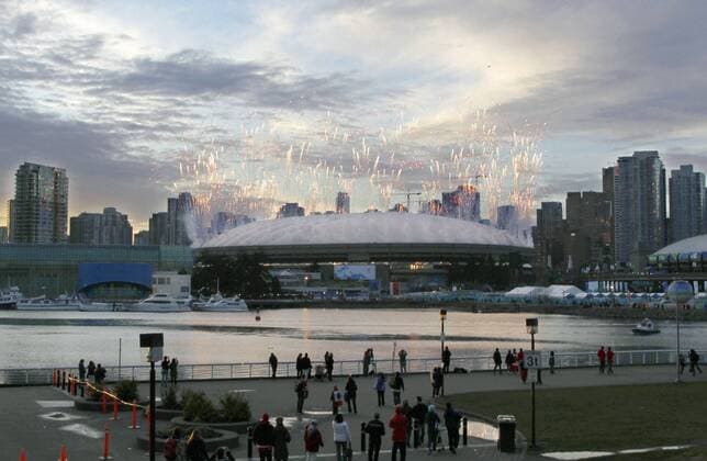 VANCOUVER Canada Fireworks light the sky over BC Place Stadium during the closing ceremony of th VANCOUVER, Canada - Fireworks light the sky over BC Place Stadium during the closing ceremony of the Vancouver Winter Olympics in Vancouver on Feb. 28, 2010.  0301016 Vancouver Canada Fireworks Light The Sky Over BC Place Stage during The CLOSING Ceremony of The Vancouver Winter Olympics in Vancouver ON Feb 28 2010  0301016  imago 64876091