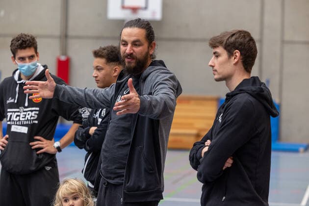 Gianni Otto (Tigers Tuebingen, 10) besucht das Herbstcamp der Tigers Tuebingen in der Uhlandhalle. Tuebingen, Herbstcamp der Tigers Tuebingen, 02.11.2021 Tuebingen Copyright: xDennisxDuddek xEibnerxPressefotox EP_DDK