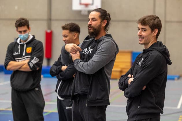 Gianni Otto (Tigers Tuebingen, 10) besucht das Herbstcamp der Tigers Tuebingen in der Uhlandhalle. Tuebingen, Herbstcamp der Tigers Tuebingen, 02.11.2021 Tuebingen Copyright: xDennisxDuddek xEibnerxPressefotox EP_DDK