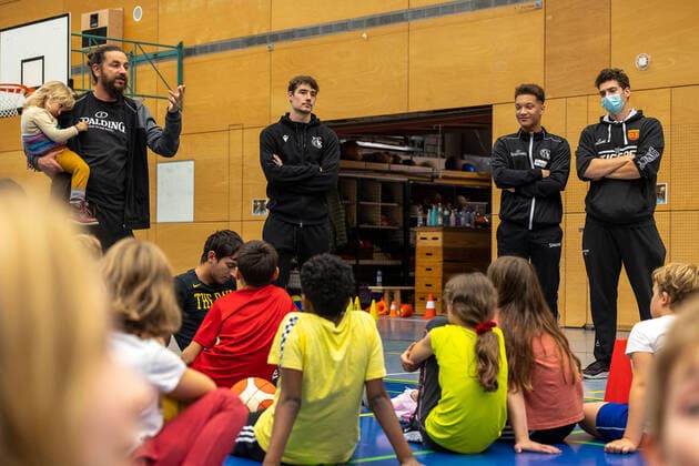 Gianni Otto (Tigers Tuebingen, 10) besucht das Herbstcamp der Tigers Tuebingen in der Uhlandhalle. Tuebingen, Herbstcamp der Tigers Tuebingen, 02.11.2021 Tuebingen Copyright: xDennisxDuddek xEibnerxPressefotox EP_DDK