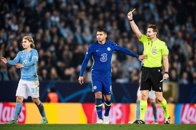 211102 Referee Felix Brych shows Thiago Silva of Chelsea a yellow card during the UEFA Champions League football match between Malmö FF and Chelsea on November 2, 2021 in Malmö. Photo: Petter Arvidson BILDBYRAN kod PA PA0321 fotboll football soccer fotball champions league malmö ff chelsea bbeng Copyright: PETTERxARVIDSON BB211102PA194