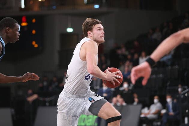 Basketball: EuroCup, Hamburg Towers - Morabank Andorra Oldenburg, Hamburg, 02.11.2021 Maik Kotsar (Towers) Hamburg Germany