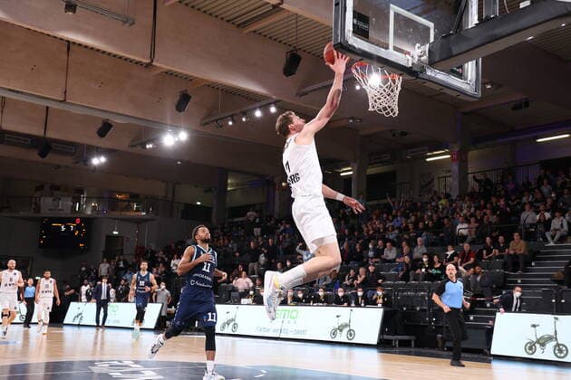 Basketball: EuroCup, Hamburg Towers - Morabank Andorra Oldenburg, Hamburg, 02.11.2021 Lukas Meisner (Towers) Hamburg Germany