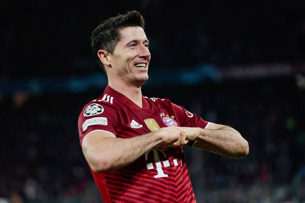 (211103) -- MUNICH, Nov. 3, 2021 -- Robert Lewandowski of Bayern Munich celebrates his second goal during a UEFA Champions League Group E match between Bayern Munich of Germany and SL Benfica of Portugal in Munich, Germany, on Nov. 2, 2021. (Photo by Xinhua) (SP)GERMANY-MUNICH-FOOTBALL-UEFA CHAMPIONS LEAGUE-BAYERN MUNICH VS BENFICA PhilippexRuiz 