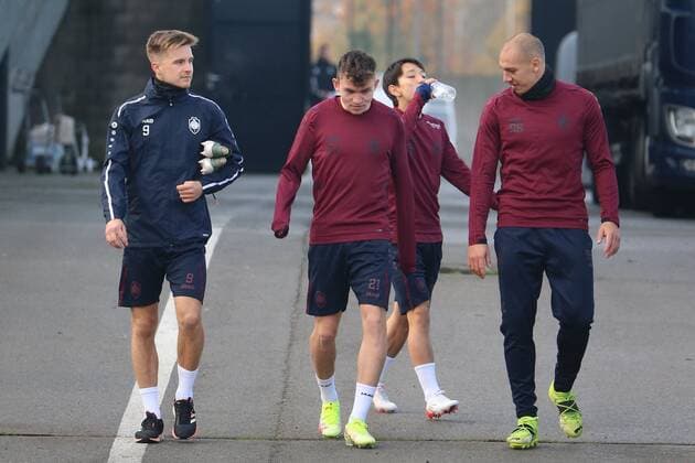 ANTWERPEN, BELGIUM - NOVEMBER 03 : Johannes Eggestein forward of Antwerp FC, Koji Miyoshi midfielder of Antwerp FC, Samuel Marqus Lloyd Vines defender of Antwerp FC and Michael Frey forward of Antwerp FC pictured during a training session of Antwerp ahead of the UEFA Europa League Group stage - Group D match against Fenerbahce on November 3, 2021 in Antwerpen, Belgium, 3 11 2021 ( Antwerp v Fenerbahce - Media activities 3 11 2021 - UEFA Europa League PhotoNews Panoramic 