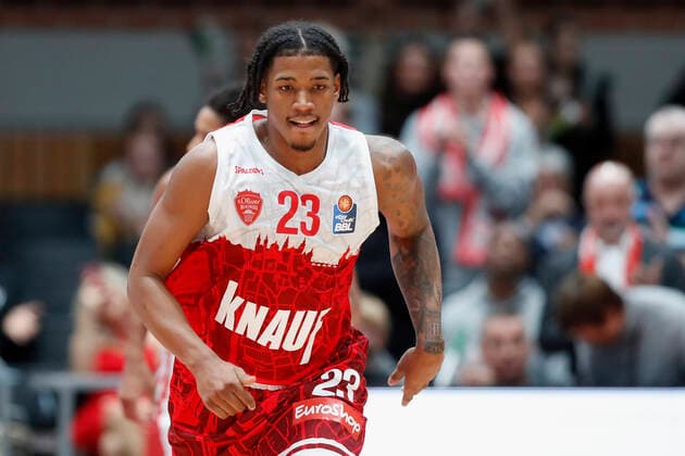 02.11.2021, Basketball, BBL, Hauptrunde 2021 - 2022, s.Oliver Wuerzburg - FC Bayern Muenchen, GER, Wuerzburg, s.Oliver Arena Bild: v. li. Desi Rodriguez (s.Oliver Wuerzburg) Copyright: HMBxMedia xHeikoxBecker