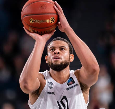 Ray Michael McCallum Jr. (Towers) beim Freiwurf 7days Euro Cup, Basketball Saison 2021 2022, 03. Spiel 02.11.21, Hamburg, Hamburg Towers vs. Morabanc Andorra, Â
