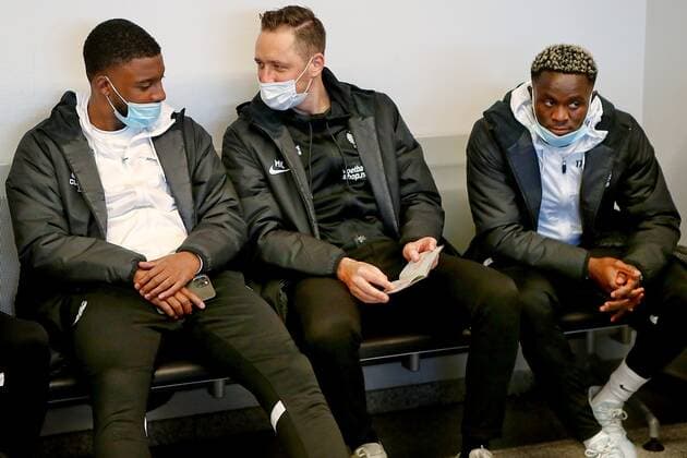 ARNHEM-LONDON - 03-11-2021, Vittese during their trip to England Vitesse Player Riechedly Bazoer,Vitesse Player Hilary Gong, Vittese journey to England  x14183421x Copyright: