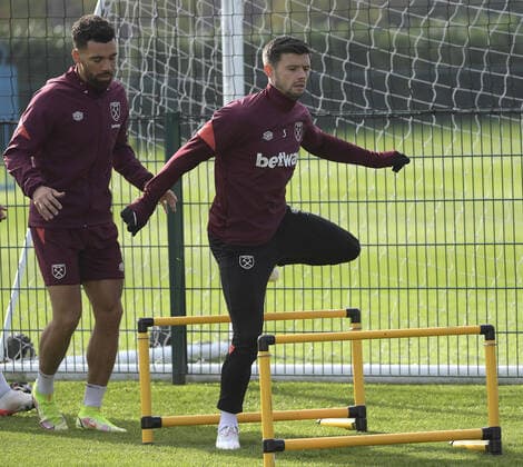 Mandatory Credit: Photo by Avril Husband West Ham United Shutterstock (12585911y) Aaron Cresswell of West Ham United goes through some drills during training West Ham United First Team Training, Rush Green Training Ground, London, UK - 03 Nov2021 EDITORIAL USE ONLY No use with unauthorised audio, video, data, fixture lists, club league logos or live services. Online in-match use limited to 120 images, no video emulation. No use in betting, games or single club league player publications. West Ham United First Team Training, Rush Green Training Ground, London, UK - 03 Nov2021 EDITORIAL USE ONLY No use with unauthorised audio, video, data, fixture lists, club league logos or live services. Online in-match use limited to 120 images, no video emulation. No use in betting, games or single club league player publications. Copyright: xAvrilxHusband WestxHamxUnited Shutterstockx 12585911y
