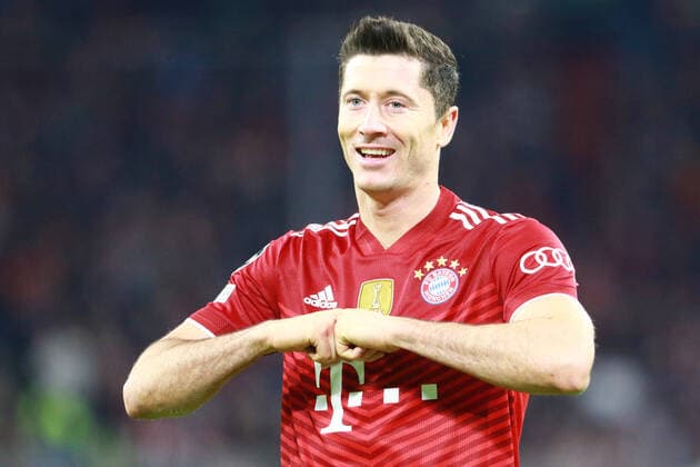 Robert Lewandowski (FCB) jubelt, Jubel, Torjubel Fussball UEFA Champions League FC Bayern Muenchen -Benfica Lissabon Allianz Arena am 02.11.21 FOTO: Mladen Lackovic LakoPress