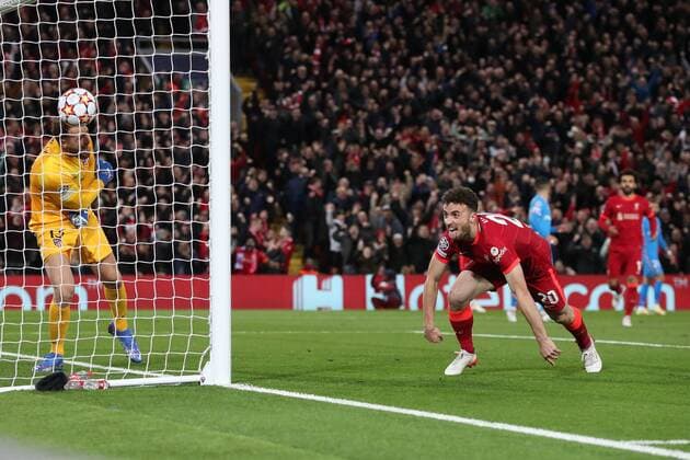 Bilder des Jahres 2021, Sport 11 November Sport Themen der Woche KW44 Sport Bilder des Tages Mandatory Credit: Photo by Paul Greenwood Shutterstock (12585785bi) Diogo Jota of Liverpool celebrates scoring his side s first goal to make the score 1-0 Liverpool v Atletico Madrid, UEFA Champions League Group B, Football, Anfield, Liverpool, UK - 03 Nov 2021 EDITORIAL USE ONLY No use with unauthorised audio, video, data, fixture lists, club league logos or live services. Online in-match use limited to 120 images, no video emulation. No use in betting, games or single club league player publications. Liverpool v Atletico Madrid, UEFA Champions League Group B, Football, Anfield, Liverpool, UK - 03 Nov 2021 EDITORIAL USE ONLY No use with unauthorised audio, video, data, fixture lists, club league logos or live services. Online in-match use limited to 120 images, no video emulation. No use in betting, games or single club league player publications.  Copyright: xPaulxGreenwood Shutterstockx 12585785bi