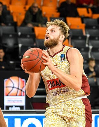 GER, EuroCup, ratiopharm ulm vs Umana Reyer Venedig 03.11.2021, ratiopharm arena, Neu-Ulm, GER, EuroCup, ratiopharm ulm vs Umana Reyer Venedig, im Bild Vasilis Charalampopoulos (Venedig, 15)