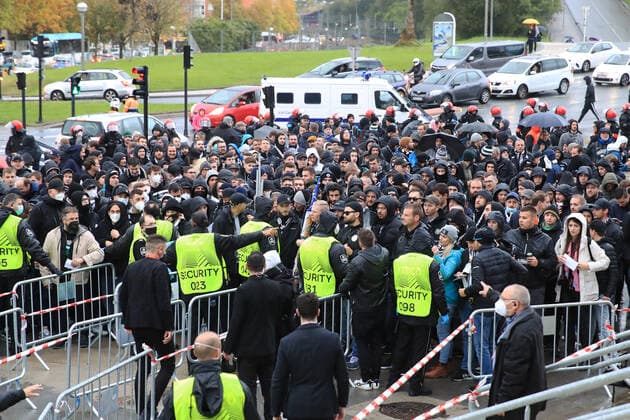 SOCCER - UEFA EL, Sociedad vs Sturm SAN SEBASTIAN,SPAIN,04.NOV.21 - SOCCER - UEFA Europa League, group stage, Real Sociedad vs SK Sturm Graz. Image shows fans of Sturm and securities.  GEPAxpictures xMarioxBuehner