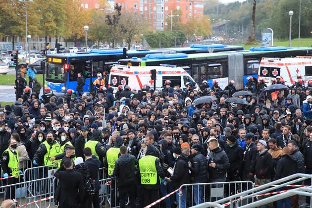 SOCCER - UEFA EL, Sociedad vs Sturm SAN SEBASTIAN,SPAIN,04.NOV.21 - SOCCER - UEFA Europa League, group stage, Real Sociedad vs SK Sturm Graz. Image shows fans of Sturm and securities.  GEPAxpictures xMarioxBuehner