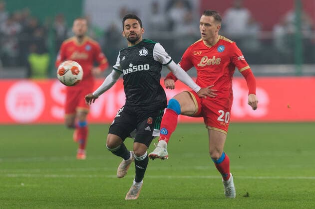 04.11.2021, Warszawa, pilka nozna, Liga Europy, Legia Warszawa - SSC Napoli, N z Luquinhas (Legia), Piotr Zielinski (Napoli), fot. Tomasz Jastrzebowski Foto Olimpik 04.11.2021, Warszawa, football, UEFA Europa League, Legia Warsaw - SSC Napoli, N z Luquinhas (Legia), Piotr Zielinski (Napoli), fot. Tomasz Jastrzebowski Foto Olimpik NEWSPIX.PL --- Newspix.pl 20211104TOMJ2796
