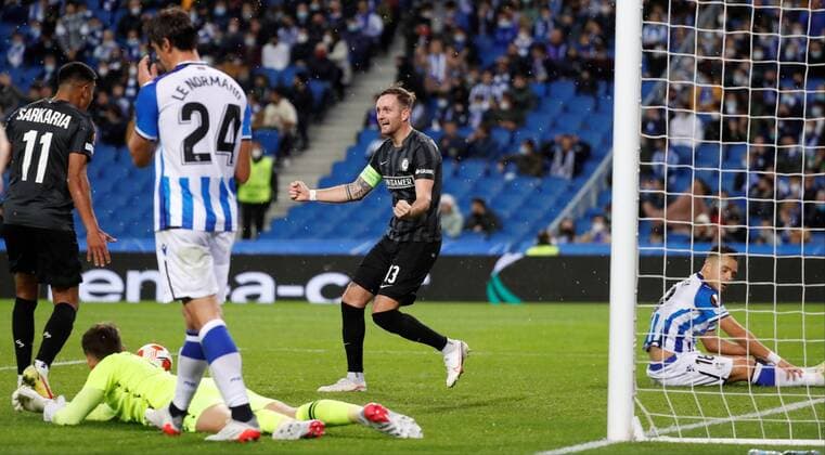 Sport Themen der Woche KW44 Sport Bilder des Tages Sturm s striker Jakob Jantscher (C) celebrates after scoring the 0-1 during the UEFA Europa League group B soccer match between Real Sociedad and Sturm Graz at Reale Arena in San Sebastian, Basque Country, Spain, 04 November 2021. Real Sociedad - Sturm Graz !ACHTUNG: NUR REDAKTIONELLE NUTZUNG!  Copyright: xJuanxHerrerox GRAF6209 20211104-ba3559e9d18b941fe47818426fa0b2dcbb677ce0
