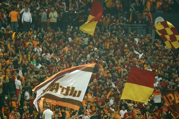 ISTANBUL, TURKEY - NOVEMBER 4, 2021: Galatasaray s fans cheer during the 2021 22 UEFA Europa League Group E Round 4 match between Galatasaray Istanbul and Lokomotiv Moscow at the Ali Sami Yen Sports Complex. Mikhail Japaridze TASS  TS116CAB