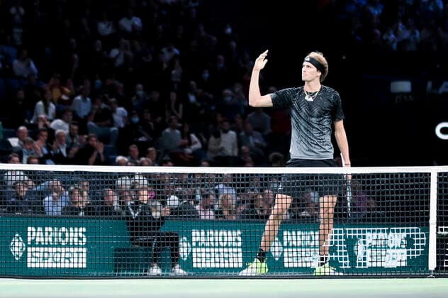 joie d Alexander Zverev (Ger) a la fin du premier set TENNIS : Rolex Paris Masters J4 - Paris - 04 11 2021 JBAutissier Panoramic 