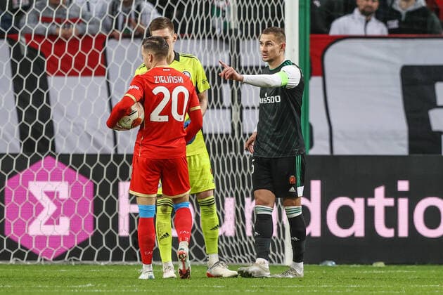 04.11.2021 WARSZAWA, LAZIENKOWSKA PILKA NOZNA ( FOOTBALL ) LIGA EUROPY UEFA SEZON 2021 2022 ( UEFA EUROPEAN LEAGUE ) FAZA GRUPOWA (GROUP STAGE)?MECZ LEGIA WARSZAWA - SC NAPOLI ( GAME LEGIA WARSAW - SC NAPOLI )??NZ PIOTR ZIELINSKI, CEZARY MISZTA, ARTUR JEDRZEJCZYK??FOTO LUKASZ GROCHALA CYFRASPORT NEWSPIX.PL --- Newspix.pl  20211104CSLG0126