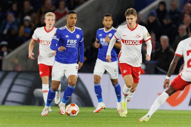 Leicester City v Spartak Moscow Europa League 04 11 2021. Leicester City Midfielder Youri Tielemans (8) on the ball during the Europa League match between Leicester City and Spartak Moscow at the King Power Stadium, Leicester, England on 4 November 2021. Leicester King Power Stadium Leicestershire England Editorial use only , Copyright: xJohnxMallettx PSI-13965-0007