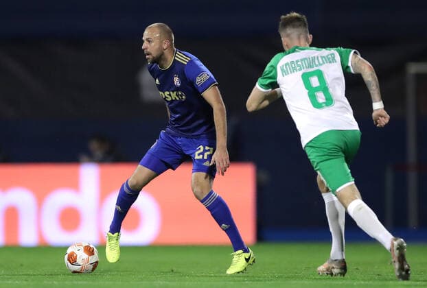 Dinamo Zagreb v Rapid Wien: Group H - UEFA Europa League Josip Misic of Dinamo Zagreb icontrols a ball during the UEFA Europa League group H match between Dinamo Zagreb and Rapid Wien at Maksimir Stadium on November 4, 2021 in Zagreb, Croatia. IgorxKralj PIXSELL