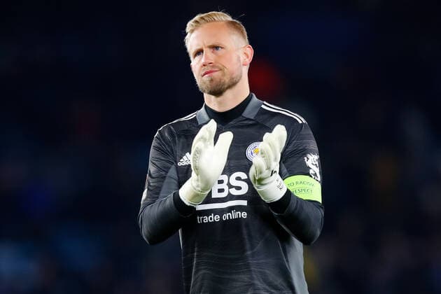 4th November 2021; King Power Stadium, Leicester, Leicestershire, England; Europa League football, Leicester City versus Spartak Moscow; Kasper Schmeichel of Leicester City applauds the home supporters after the final whistle  ActionPlus12336780 GrahamxWilson
