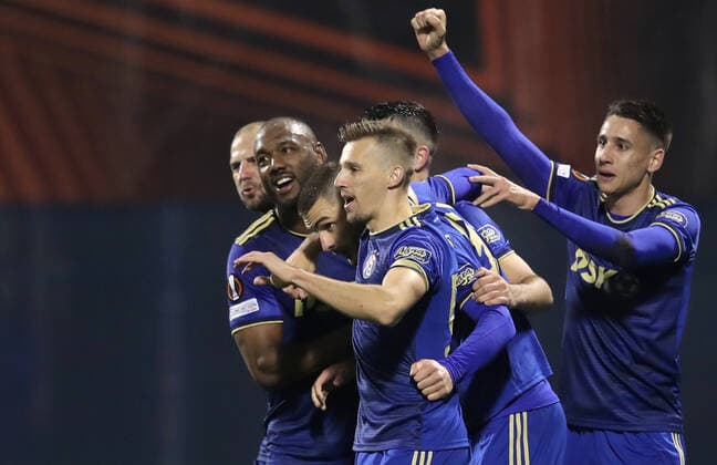 Dinamo Zagreb v Rapid Wien: Group H - UEFA Europa League Dinamo players celebrate during the UEFA Europa League group H match between Dinamo Zagreb and Rapid Wien at Maksimir Stadium on November 4, 2021 in Zagreb, Croatia. LukaxStanzl PIXSELL