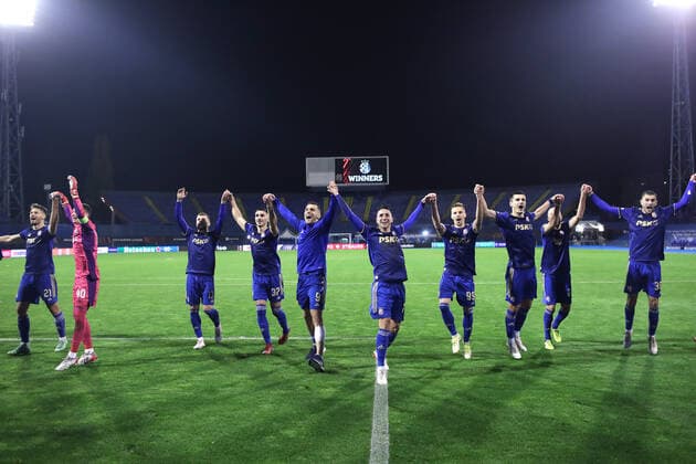 Dinamo Zagreb v Rapid Wien: Group H - UEFA Europa League Dinamo Zagreb players acknowledge the fans after victory in UEFA Europa League group H match between Dinamo Zagreb and Rapid Wien at Maksimir Stadium on November 4, 2021 in Zagreb, Croatia. IgorxKralj PIXSELL