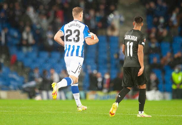 Partido de la Europa League entre la Real Sociedad y el Sturm Graz. En la imagen, Sorloth celebra su gol. Europa League match between Real Sociedad and Sturm Graz. In this picture, Sorloth celebrates his goal. 
