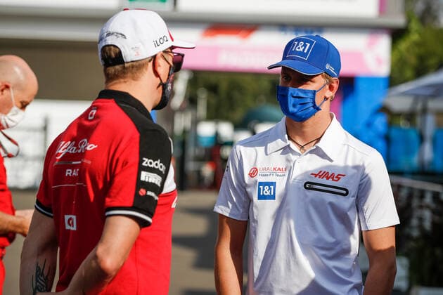 SCHUMACHER Mick (ger), Haas F1 Team VF-21 Ferrari, RAIKKONEN Kimi (fin), Alfa Romeo Racing ORLEN C41, portrait during the Formula 1 Gran Premio De La Ciudad De Mexico 2021, Mexico City Grand Prix, 18th round of the 2021 FIA Formula One World Championship, WM, Weltmeisterschaft from November 5 to 7, 2021 on the Autodromo Hermanos Rodriguez, in Mexico City, Mexico - F1 - MEXICO CITY GRAND PRIX 2021 DPPI Panoramic 00121037__V2_1273