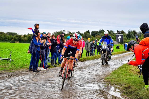 PIETERS Amy: Paris - Roubaix - Femmes PIETERS Amy ( NED ) TEAM SD WORX ( SDW ) - NED Querformat - quer - horizontal - Landscape - Event Veranstaltung: Paris-Roubaix Femmes - Category Kategorie: Cycling - Road cycling, Rad, Radsport, Strasse - Elite Women - 1.WWT - Location Ort: Europe France - Start: Denain - Finish: Roubaix - Discipline: Road Race ( RR ) - Distance: 115,6 km - Date Datum: 25.09.2021 Saturday -