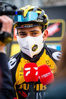 VAN AERT Wout: Ronde Van Vlaanderen 2021 - Men VAN AERT Wout ( BEL ) JUMBO-VISMA ( TJV ) - NED Querformat - quer - horizontal - Landscape - Event Veranstaltung: Ronde Van Vlaanderen - Category Kategorie: Cycling - Road cycling, Rad, Radsport, Strasse - Elite Men - 1. UWT - World Tour - Location Ort: Europe Belgium - Flanders - Start: Antwerpen - Finish: Oudenaarde - Discipline: Road Race ( RR ) - Distance: 251,5 km - Date Datum: 04.04.2021 Sunday -