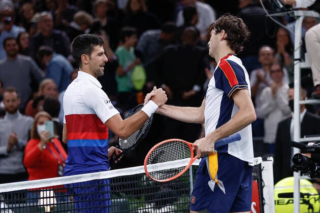 Novak DJOKOVIC (SRB) et Taylor FRITZ (USA) TENNIS : Rolex Paris Masters - Quart de finale - 05 11 2021 AurelienMorissard Panoramic 