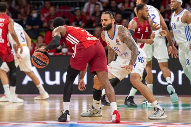 Corey Walden 2 (FC Bayern), Jeffery Taylor 44 (Real Madrid), FC Bayern Basketball vs. Real Madrid, Euroleague, 05.11.2021 Muenchen Bayern Deutschland