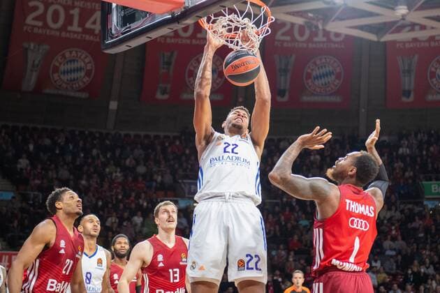 Walter Samuel Tavares da Veiga 22 (Real Madrid), Thomas Deshaun 1 (FC Bayern), FC Bayern Basketball vs. Real Madrid, Euroleague, 05.11.2021 Muenchen Bayern Deutschland