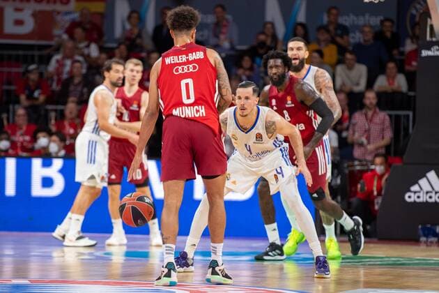 Nick Weiler-Babb 0 (FC Bayern), Thomas Heurtel 4 (Real Madrid), FC Bayern Basketball vs. Real Madrid, Euroleague, 05.11.2021 Muenchen Bayern Deutschland