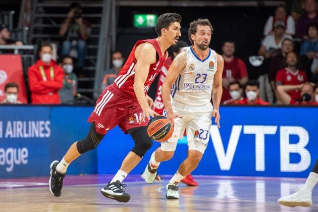 Vladimir Lucic 11 (FC Bayern), Sergio Llull 23 (Real Madrid), FC Bayern Basketball vs. Real Madrid, Euroleague, 05.11.2021 Muenchen Bayern Deutschland