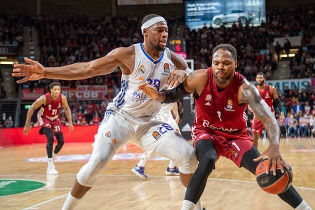 Guerschon Yabusele 28 (Real Madrid), Thomas Deshaun 1 (FC Bayern), FC Bayern Basketball vs. Real Madrid, Euroleague, 05.11.2021 Muenchen Bayern Deutschland