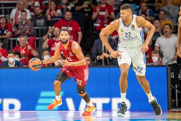 Darrun Hilliard 32 (FC Bayern), Walter Samuel Tavares da Veiga 22 (Real Madrid), FC Bayern Basketball vs. Real Madrid, Euroleague, 05.11.2021 Muenchen Bayern Deutschland