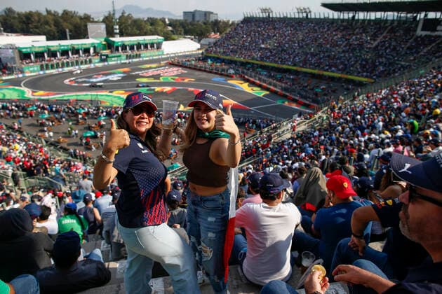 Fans, F1 Grand Prix of Mexico at Autodromo Hermanos Rodriguez on November 5, 2021 in Mexico City, Mexico. (Photo by HOCH ZWEI) Mexico City Mexico
