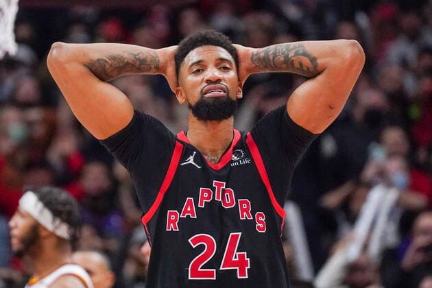 November 5, 2021, Toronto, ON, Canada: Toronto Raptors centre Khem Birch (24) reacts after his team™s loss to the Cleveland Cavaliers in NBA, Basketball Herren, USA action in Toronto on Friday, November 5, 2021. Canada News - November 5, 2021  - ZUMAc35_ 20211105_zaf_c35_086 Copyright: xEvanxBuhlerx